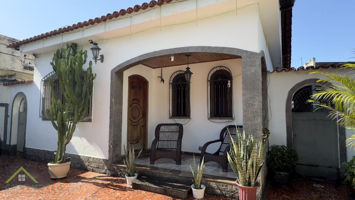 Casa a venda com 3 quartos, 208m², terreno único, Vila da Penha, RJ - Corretor Gláucio Nascimento